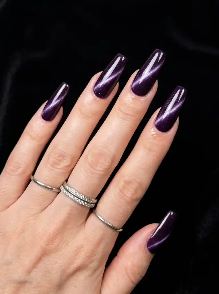 20. Deep Violet Luxe Purple Cat Eye Nail Designs